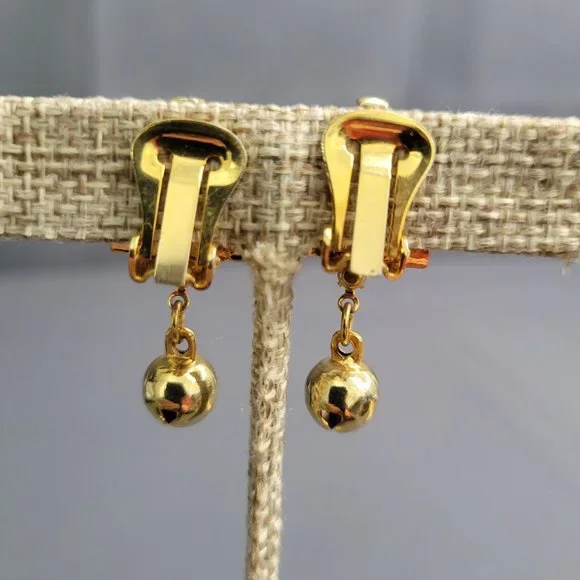 Womens Clip On Earrings Crystal Christmas Trees Gold Tone Accents Green Red 1 in - Picture 5 of 6